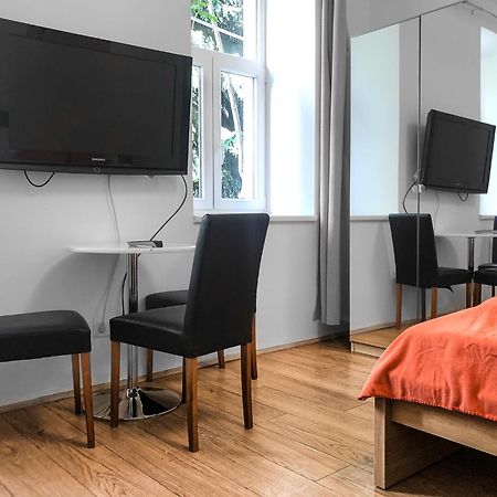Relaxing 2-Bed Apartment For Extended Visits Виена Екстериор снимка