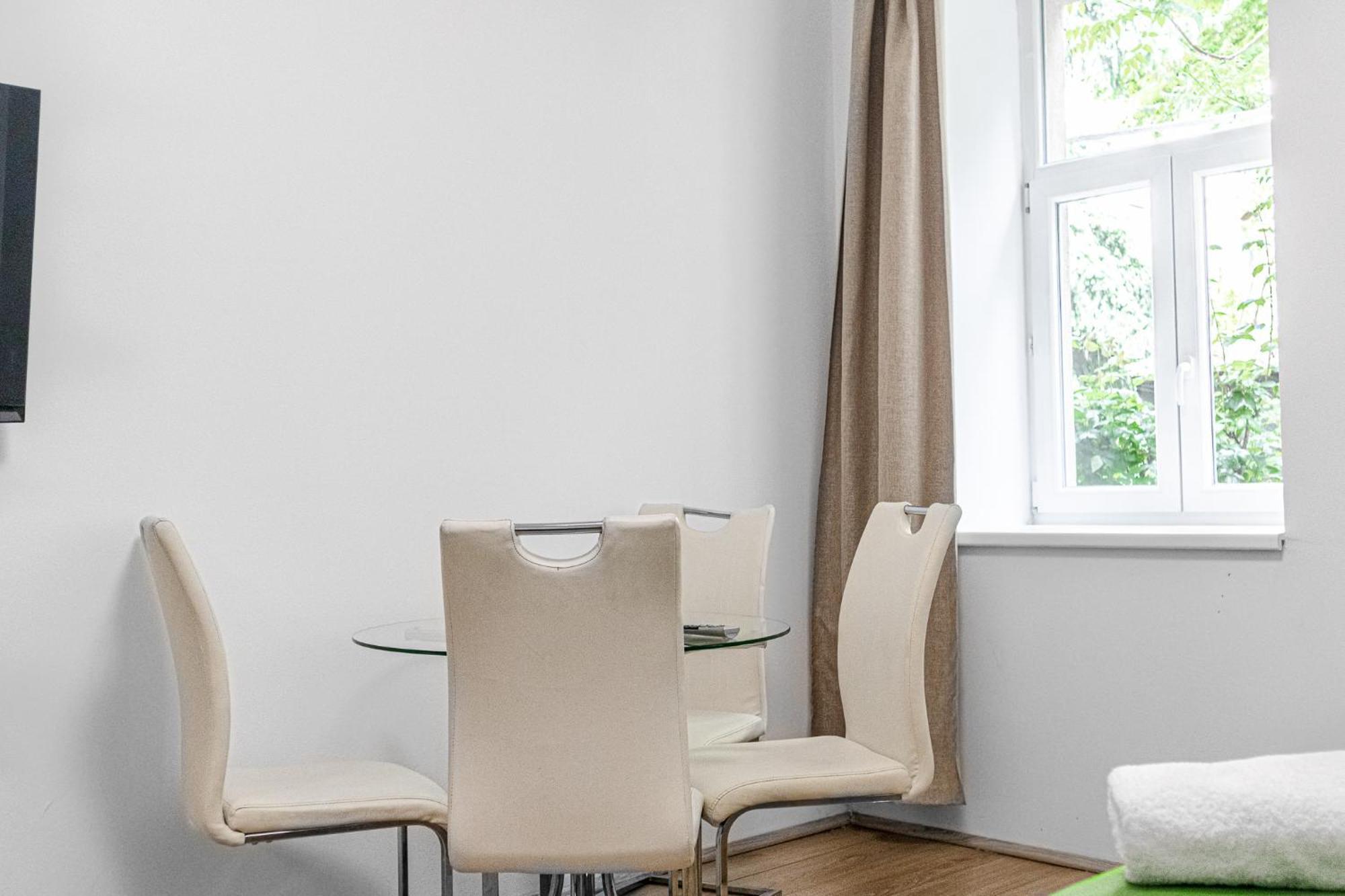 Relaxing 2-Bed Apartment For Extended Visits Виена Екстериор снимка