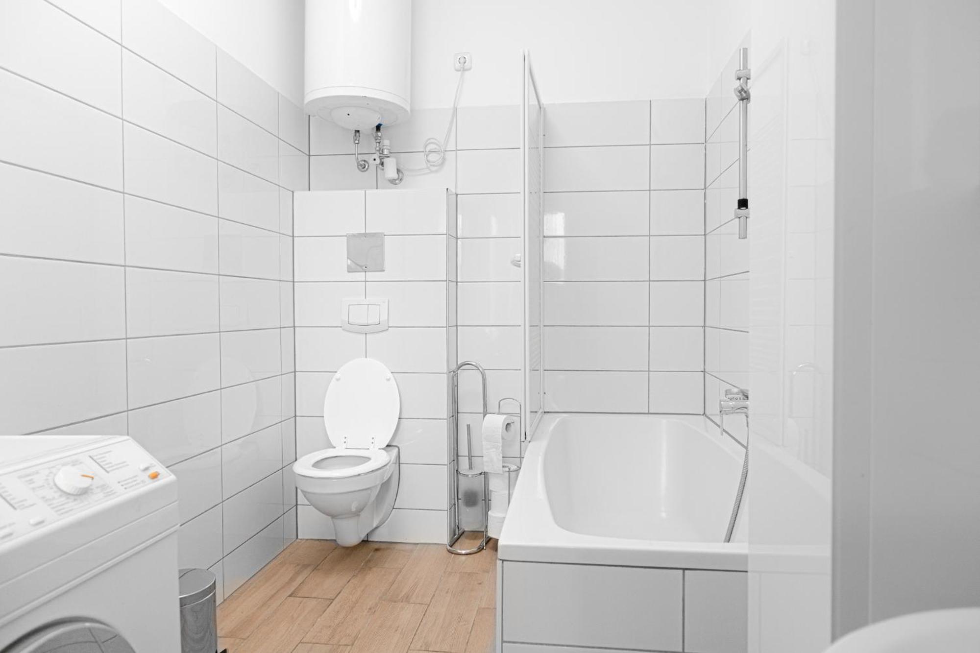 Relaxing 2-Bed Apartment For Extended Visits Виена Екстериор снимка
